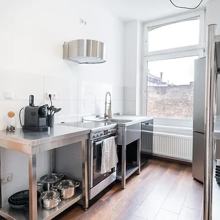 3 Bedroom - Modern - Grosszuegig - Stilvoll - Zentral Apartment