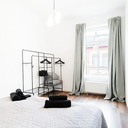 3 Bedroom - Modern - Grosszuegig - Stilvoll - Zentral Apartmán Wiesbaden