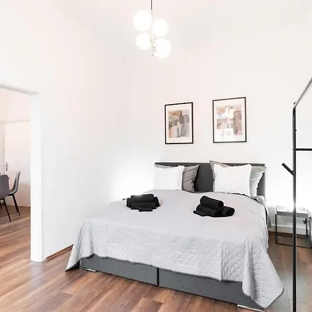 3 Bedroom - Modern - Grosszuegig - Stilvoll - Zentral Apartmán
